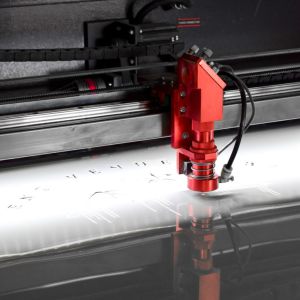 Lasercutter, Taping-Maschinen, automatisierte Industrienähmaschinen